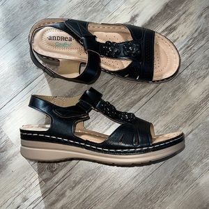 Andrea sandals